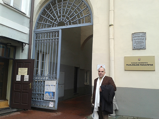 Vilnius Üniversitesi Dilbilim Fakültesi’nin giriş kapısı