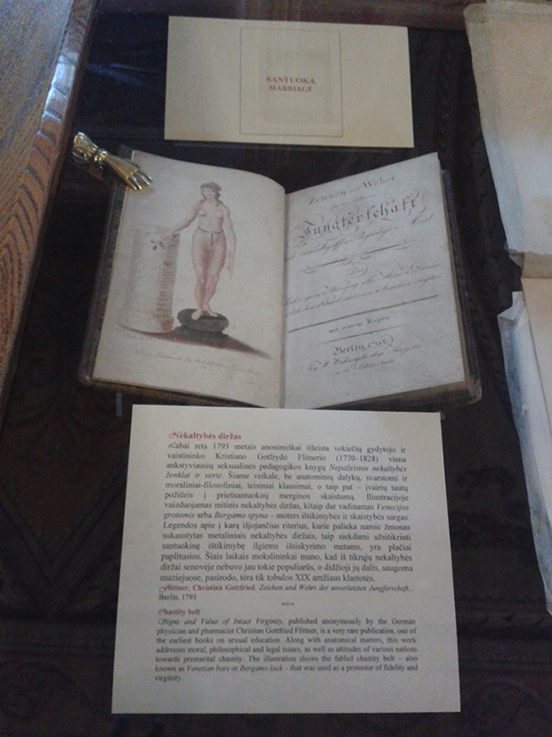 Christian Gottfried Flittner’in (1793) kitabında çeşitli milletlerde evlilik öncesi bekâret meselesi tartışılıyor.